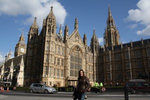 london-y-zena-202-houses-of-parliament